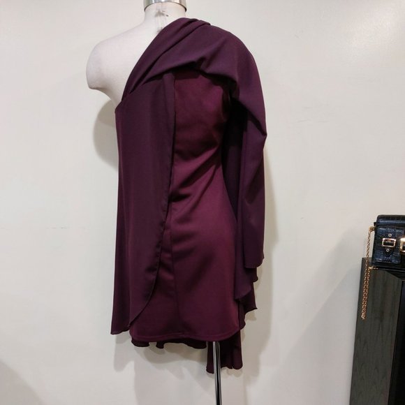 💥CHIC & SEXY💥VENUS One Shoulder Asymmetrical Cape Dress in Plum - Picture 6 of 12